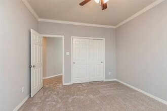 Building Photo - 10126 Holly Chase Dr