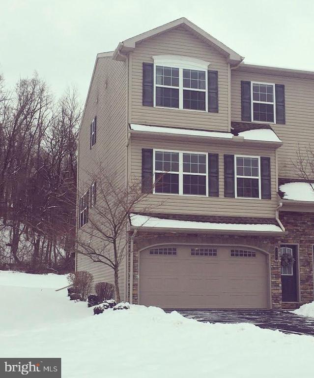 Foto principal - 150 Old Schoolhouse Ln
