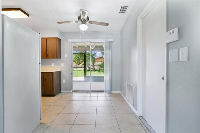 Building Photo - 405 Long Dr