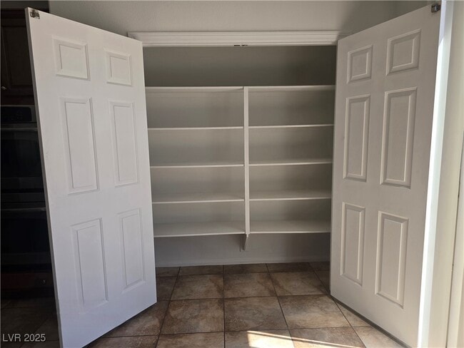 Building Photo - 6640 April Bend Ct