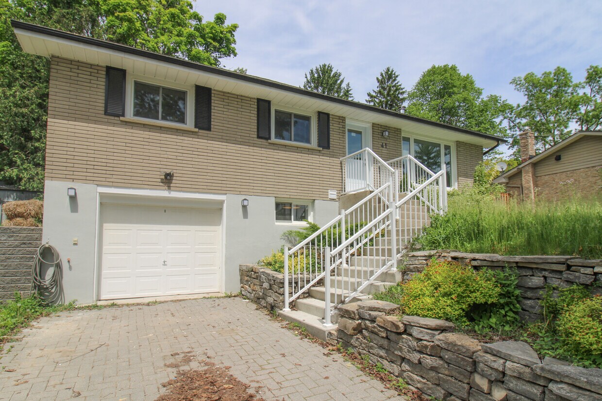 Photo principale - 41 Beechwood Dr