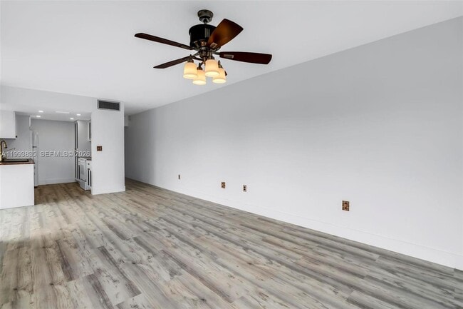 Building Photo - 285 NE 191st St