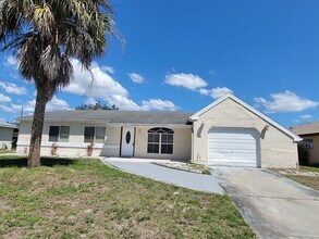 Building Photo - 2466 Lakeshore Cir