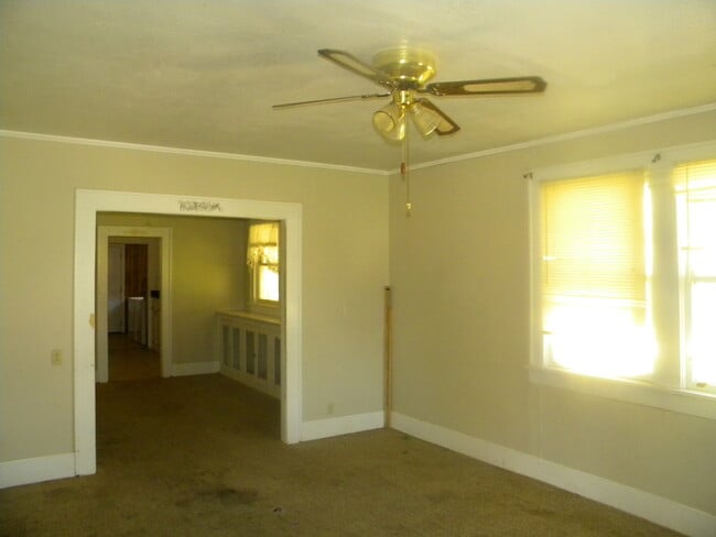 Foto del edificio - 2 Bed 1 Bath