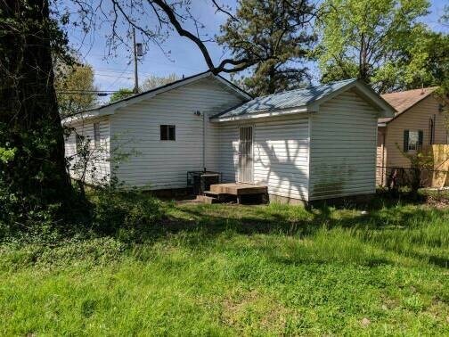 Building Photo - 1707 Wilcox Blvd