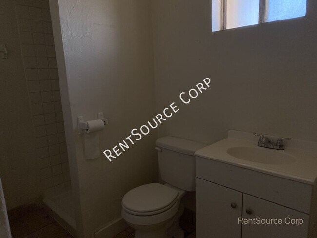 Building Photo - 1 Bedroom 1 Bath Single Family Home for Re...