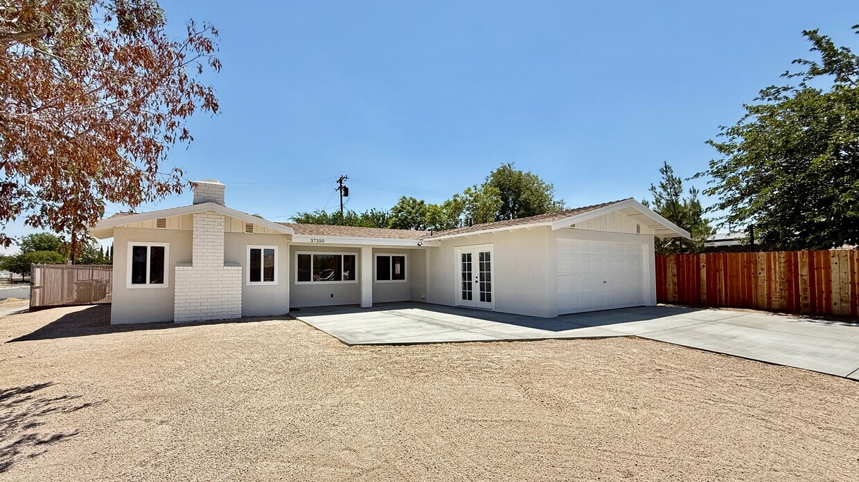 Foto principal - 37350 50th St E