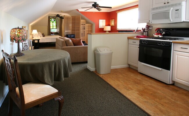 Fully Furnished Loft with Fully Equipped Kitchen - 107 E 35th St