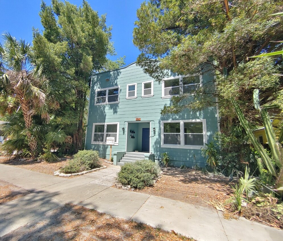 Foto principal - 2861 2nd Ave S