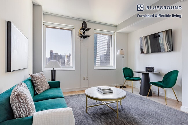 Foto del edificio - 70 W 45th St