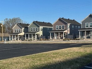 Building Photo - 700 E Johnson Ave