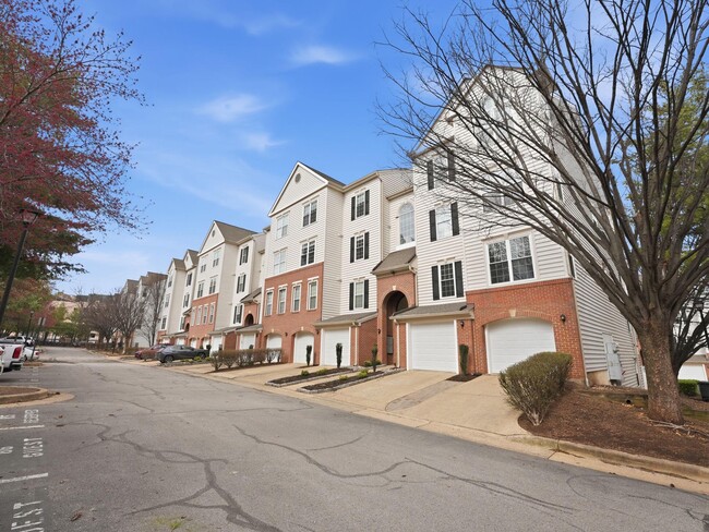 Foto del edificio - 4667 Longstreet Ln