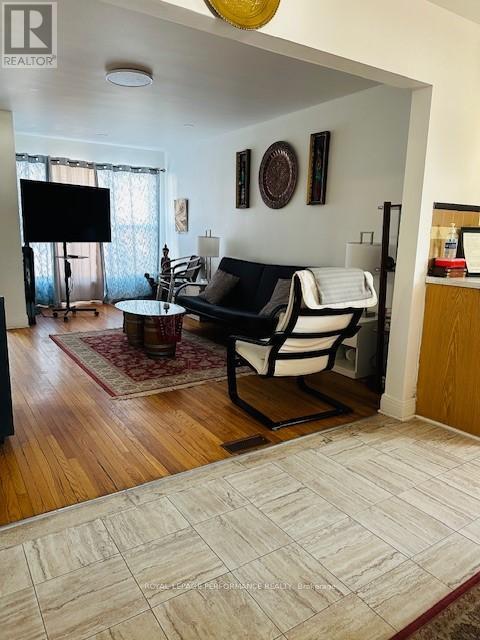 Photo du bâtiment - 611 St Felix St