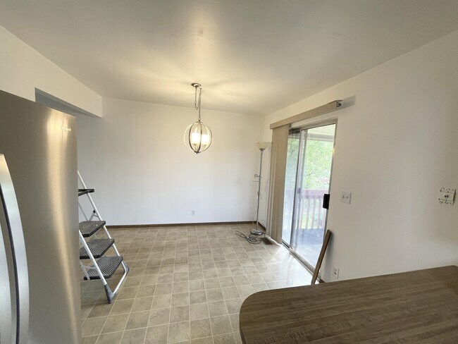 Building Photo - 5534 S Tropicana Dr
