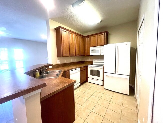 Building Photo - 222 Jardin De Mer Pl