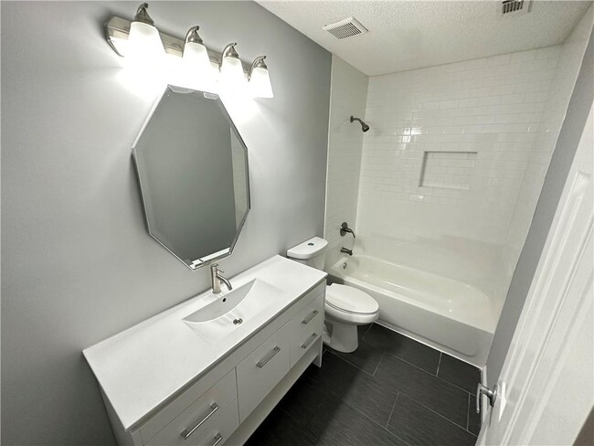 Foto del edificio - 504 Cypress Pointe St