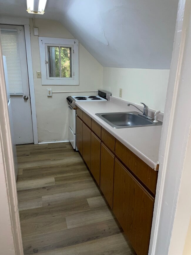 Building Photo - 2012 4th St