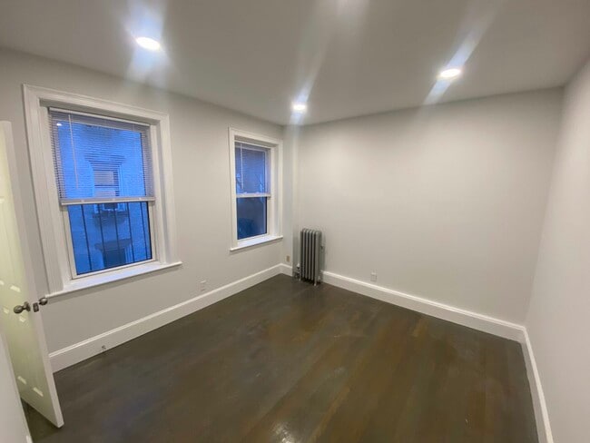 Building Photo - 111 Park Dr