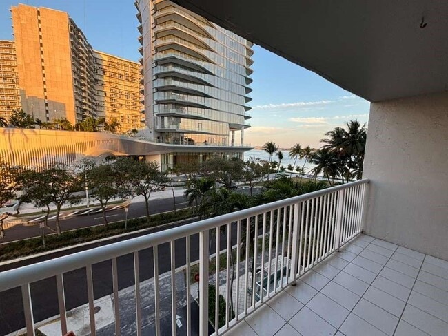 Foto del edificio - 150 SE 25th Rd