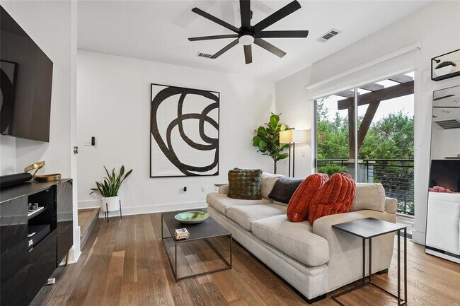 Foto del edificio - 8110 Ranch to Market Rd 2222