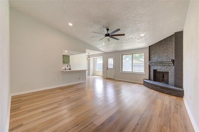 Building Photo - 21319 Park Green Dr
