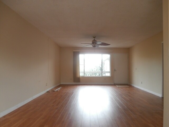 Foto del edificio - 5055 Coldwater Canyon Ave