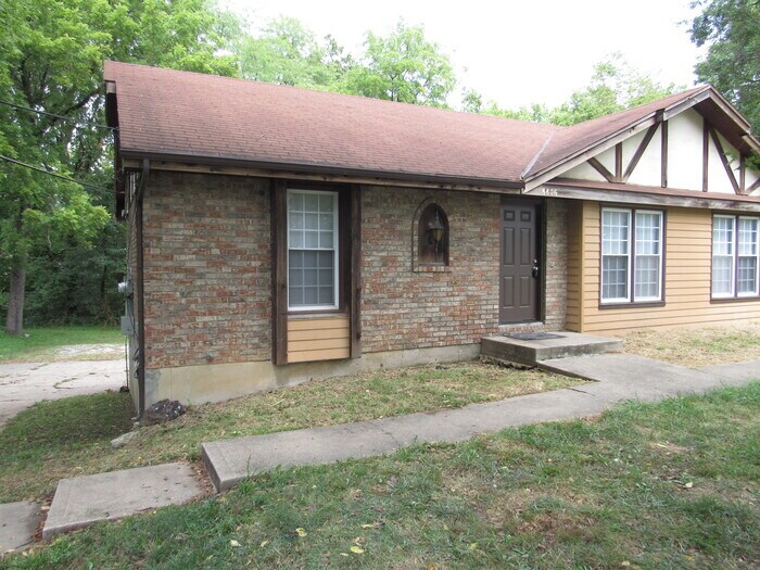Foto principal - 8806 Orchard St