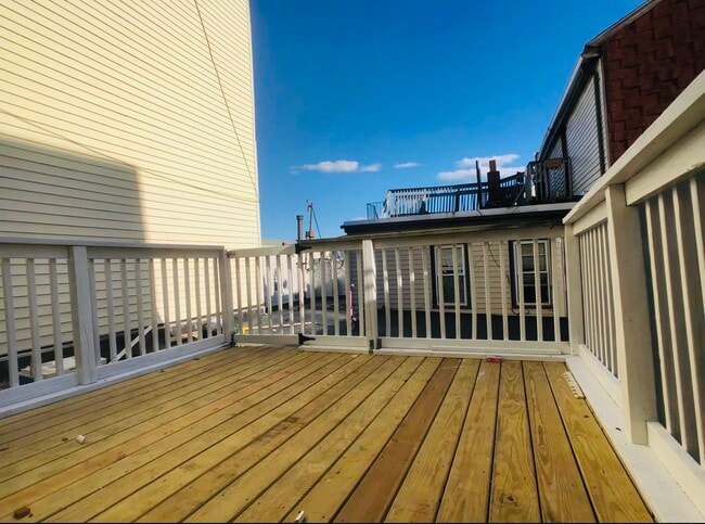 Private outdoor deck! - 139 Princeton St