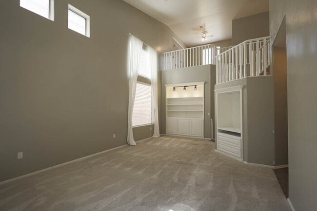 Building Photo - 99 W Camino Rancho Quito