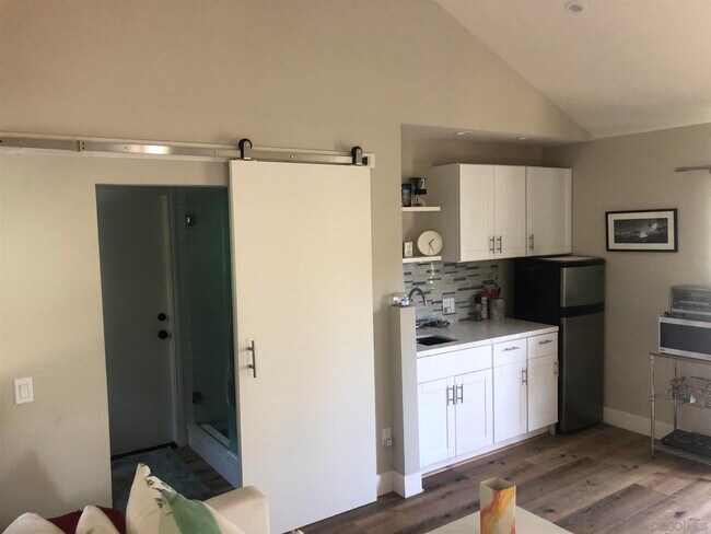 Building Photo - 1104 Santa Rufina Ct