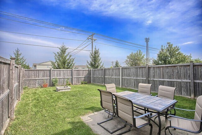 Foto del edificio - 3 Bedroom 3.5 Bath Townhome - Available Au...