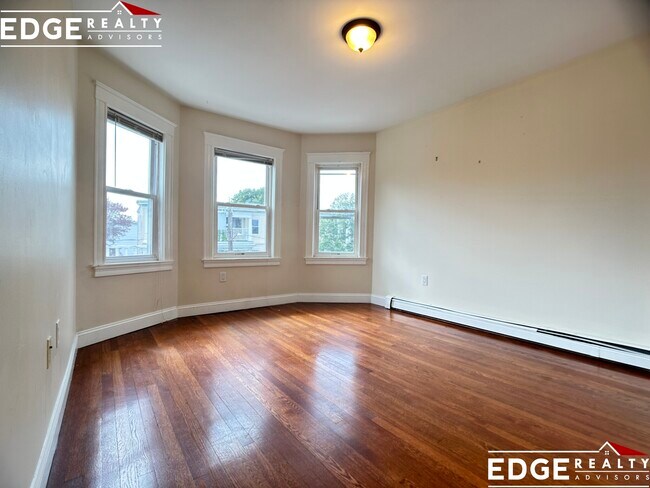 Building Photo - 25 Claymoss Rd