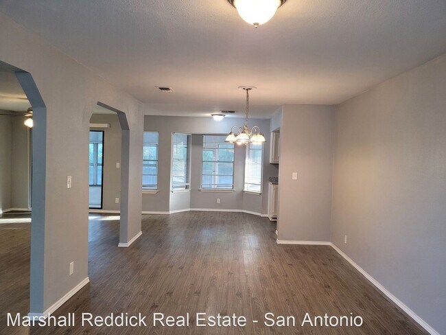 Building Photo - 3 br, 2 bath House - 6534 Robin Forest