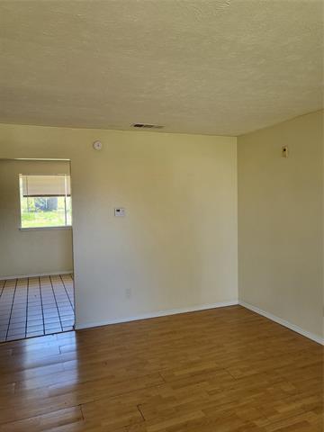 Foto del edificio - 7326 Harold Walker Dr