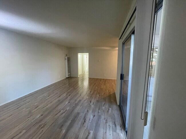 Foto del edificio - 4477 Colbath Ave