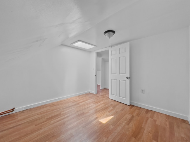 Building Photo - 76 Elmwood Rd