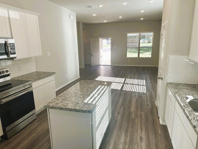 Building Photo - 710 Dogwood Trail