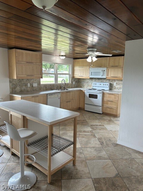 Foto del edificio - 8600 Riverside Dr