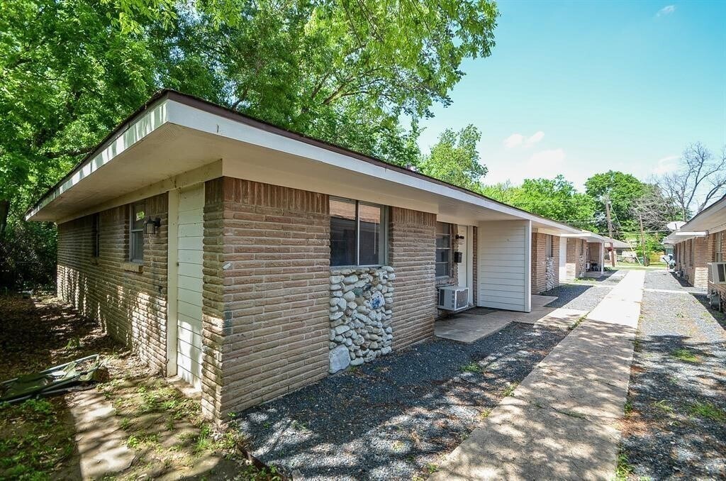 Foto del edificio - 7521 Bauman Rd
