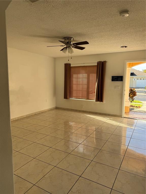 Foto del edificio - 1349 Ivy Meadow Dr