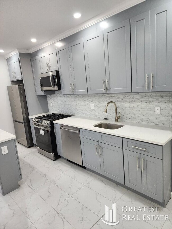 3 bedroom in SOUTH RICHMOND HILL NY 11419 - 3 bedroom in SOUTH RICHMOND HILL NY 11419 Apartment