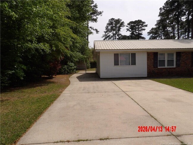 Foto del edificio - 7521 Ascot Ave