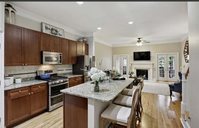 Building Photo - 1553 Mosaic Way