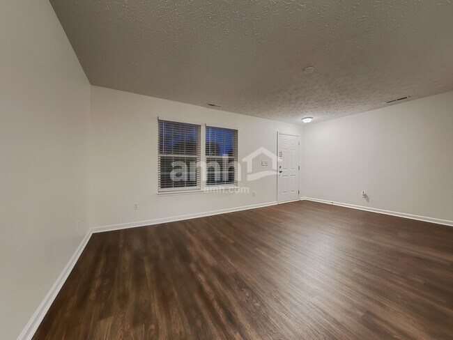 Building Photo - 643 Daniel Ct