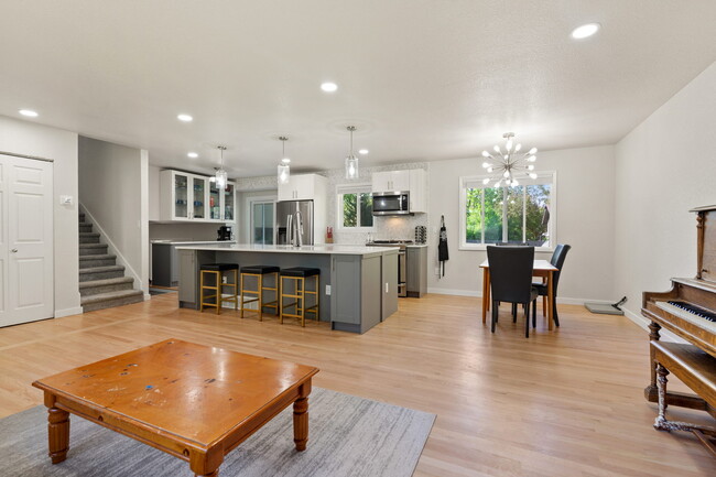 Building Photo - 2748 Alexander Ct