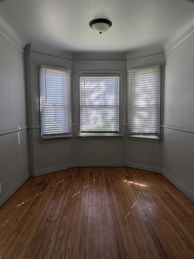Foto del edificio - 16701 Stahelin Ave