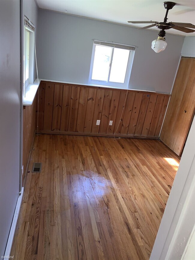 Building Photo - 3 br, 1.5 bath House - 11374 Beech Daly