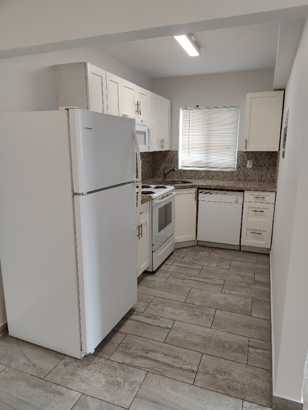 Foto del edificio - 7839 N Bayshore Dr