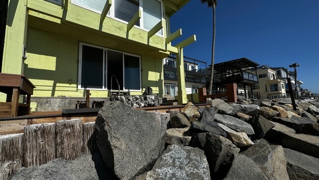 Building Photo - South Oceanside-Oceanfront Studio! Unfurnished with AC