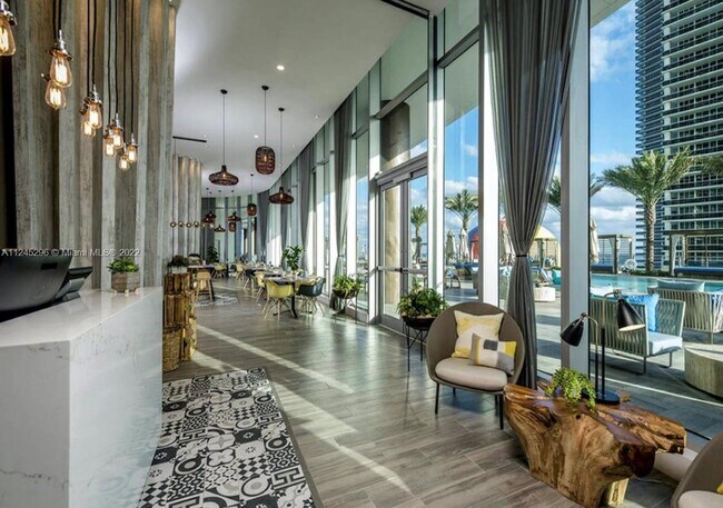 Foto del edificio - 777 N Ocean Dr